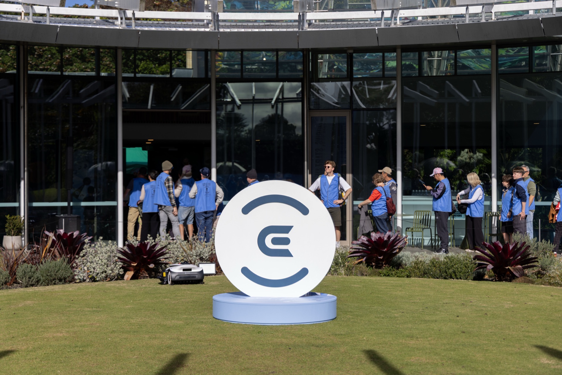 Ecovacs — The Dad Stance, Guinness World Record 3